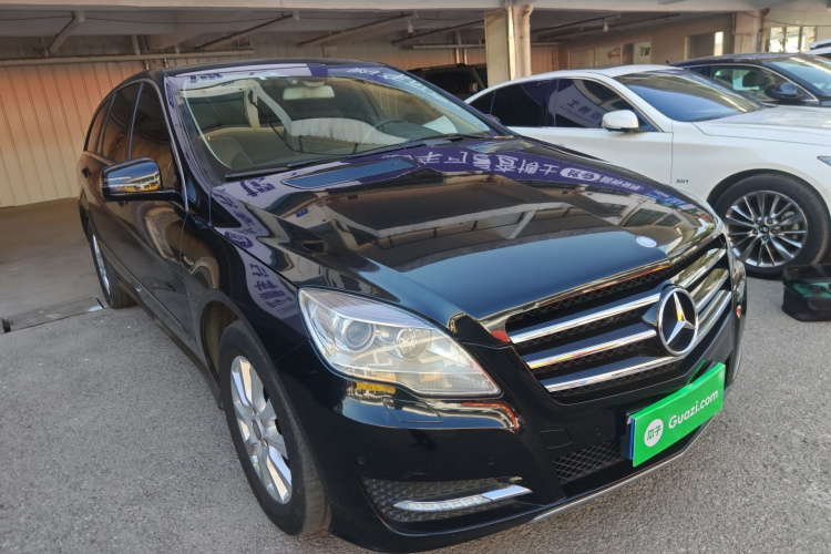 奔驰R级 2017款 R 320 4MATIC 商务型臻藏版车身外观3