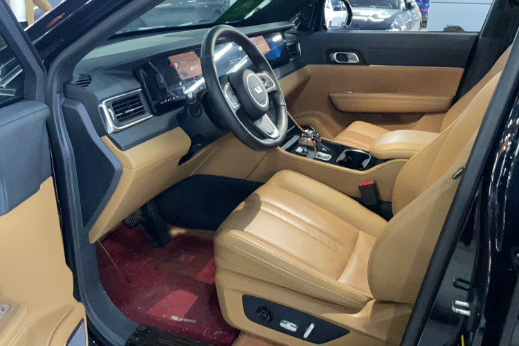 理想汽车 理想ONE 2020款 增程6座版中控内饰7004