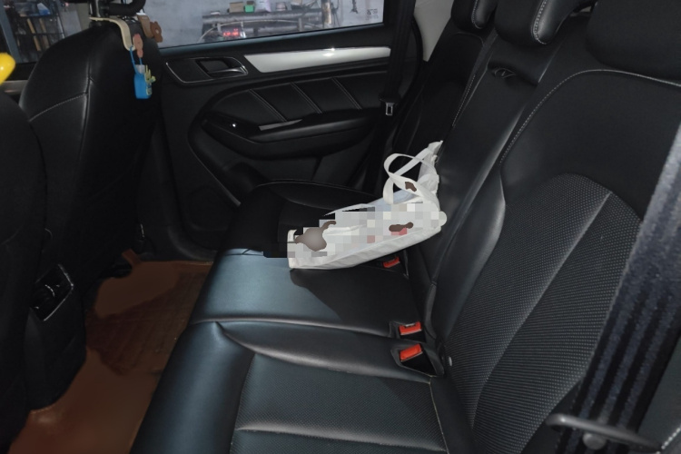 荣威RX5 2018款 20T 两驱自动互联网智臻版中控内饰7004