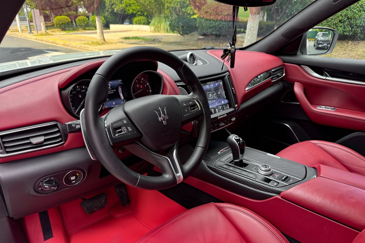 玛莎拉蒂 Levante 2016款 3.0T 标准型中控内饰20