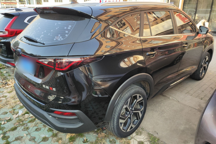 思皓X8 2021款 300T DCT尊贵智联版 6座车身外观7