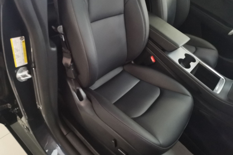 特斯拉 Model Y 2024款 后轮驱动版局部细节41