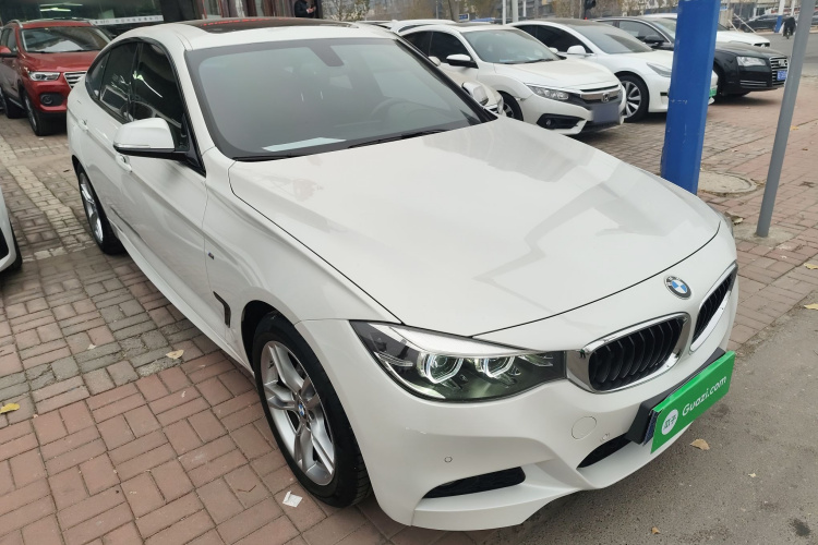 宝马3系GT 2020款 320i M运动套装车身外观3