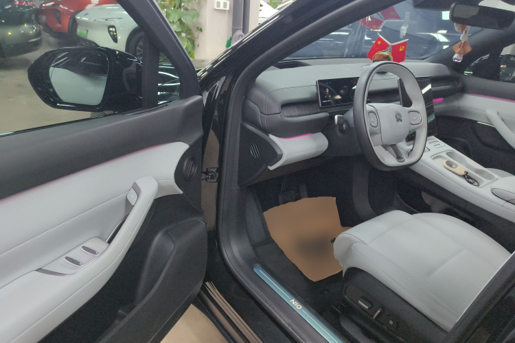 蔚来ES6 2024款 75kWh中控内饰7003