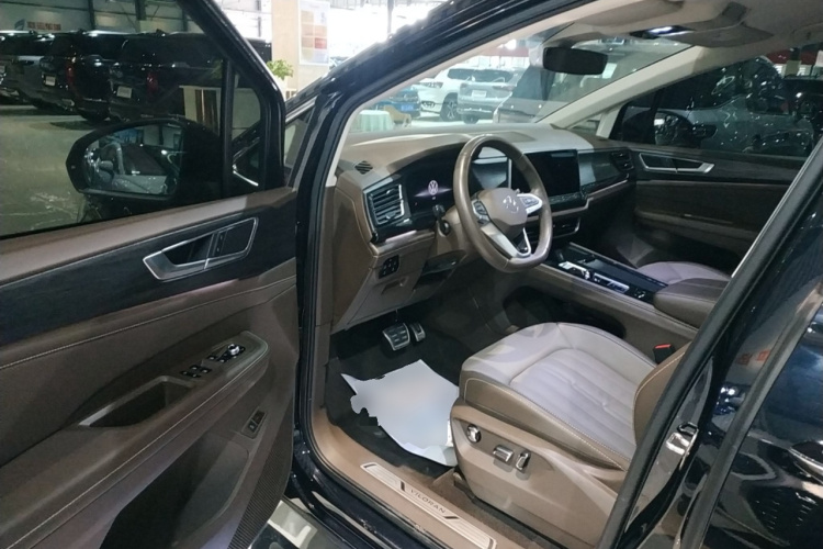 大众 威然 2023款 380TSI 尊驰版中控内饰20