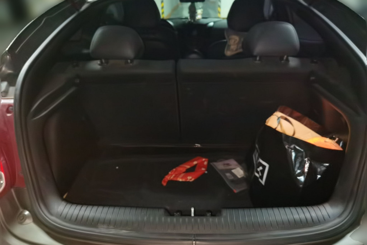 现代 Veloster飞思 2015款 1.6T 自动豪华版中控内饰23