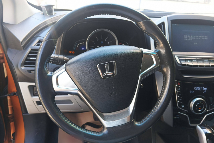 纳智捷 优6 SUV 2014款 1.8T 时尚型局部细节13