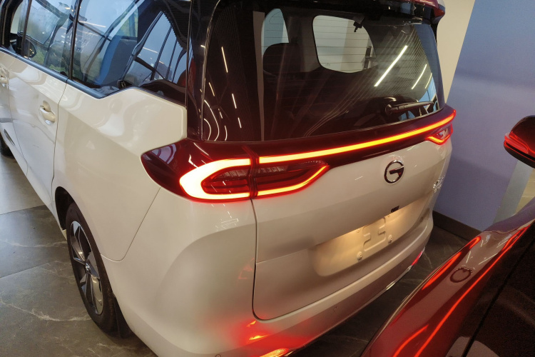 广汽传祺 传祺M6 2023款 PRO 270T DCT尊享版车身外观6