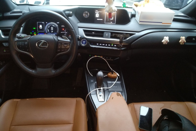 雷克萨斯UX新能源 2020款 300e 纯·悦版中控内饰7002