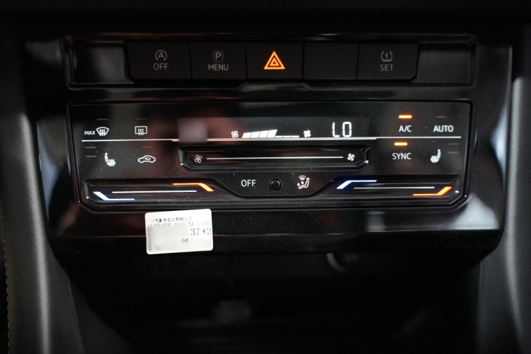 捷达VS7 2023款 280TSI 自动荣耀版中控内饰7004