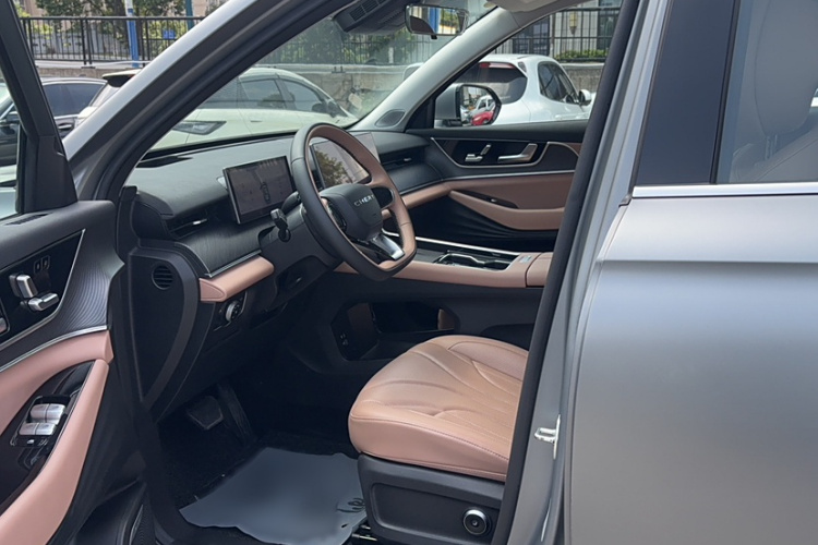 奇瑞 瑞虎8 L 2024款 2.0T 两驱尊贵版 5座中控内饰7009