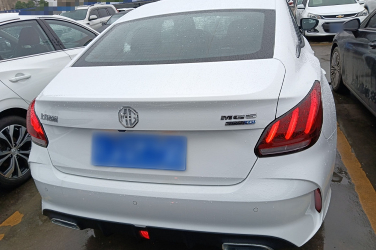 名爵 MG5 2021款 改款 300TGI DCT青奢豪享版车身外观6