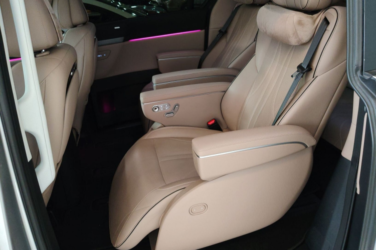 小鹏X9 2024款 702超长续航Pro中控内饰7004