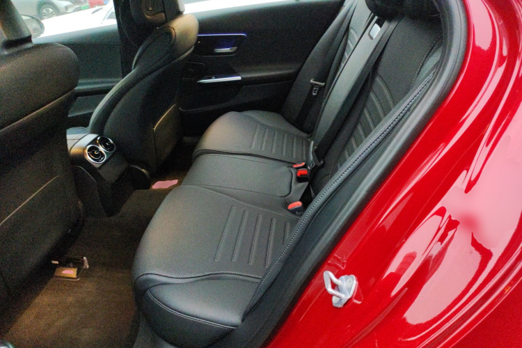 奔驰C级 2024款 改款 C 200 L 运动版中控内饰21