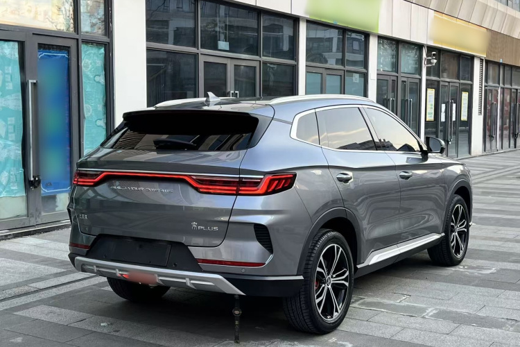 比亚迪 宋PLUS 2020款 1.5T 自动尊贵型车身外观7