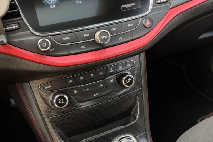 别克 威朗 2016款 两厢GS 20T 双离合纵情运动型局部细节16