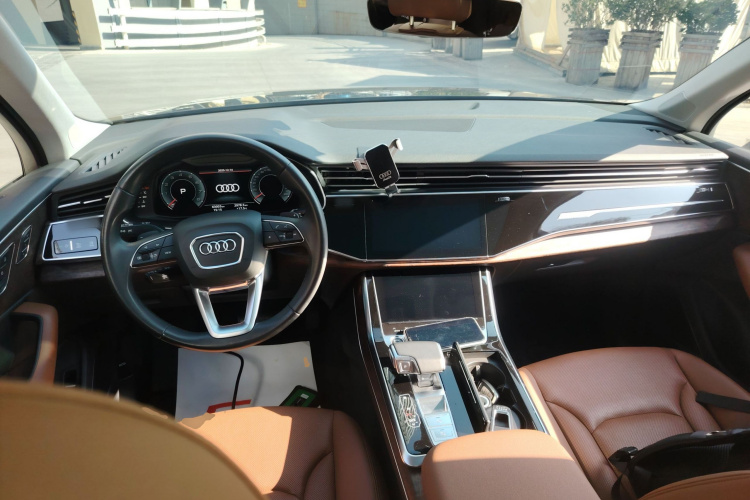 奥迪Q7 2022款 55 TFSI quattro S line运动型中控内饰12