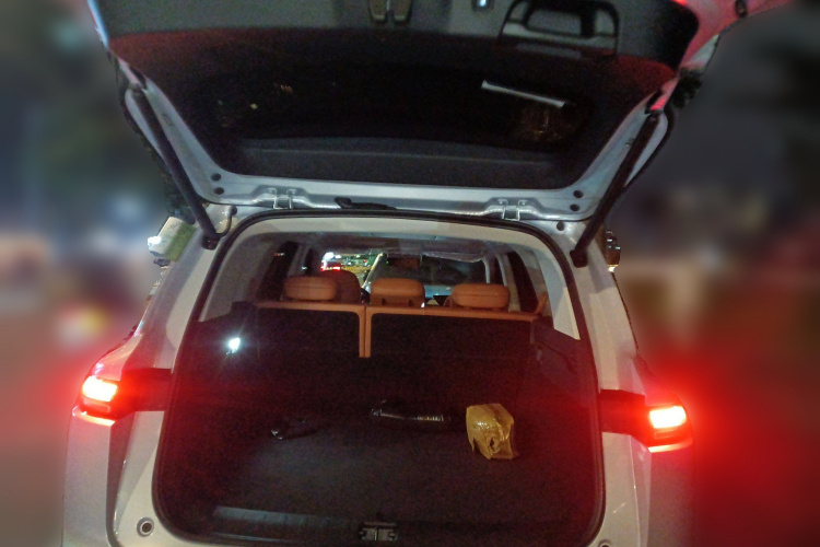 零跑汽车 零跑C16 2026款 纯电 630激光雷达智尊版 5座中控内饰23