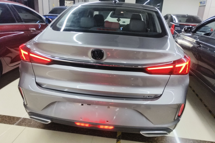 长安 逸动 2020款 PLUS 蓝鲸NE 1.4T GDI DCT旗舰型车身外观6004