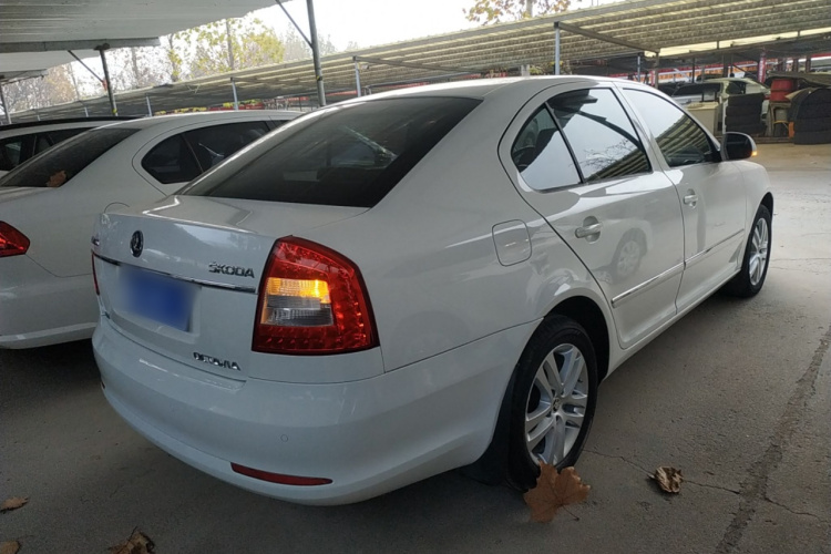 斯柯达 明锐 2014款 1.4TSI DSG逸俊版车身外观7