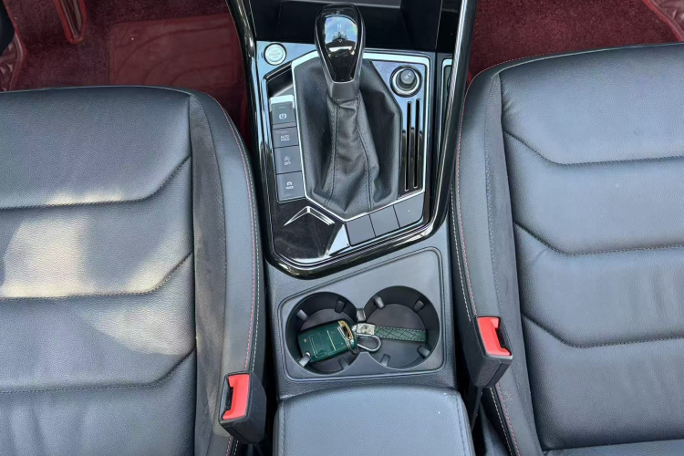 大众 探岳 2021款 330TSI 两驱3周年限量版中控内饰7006