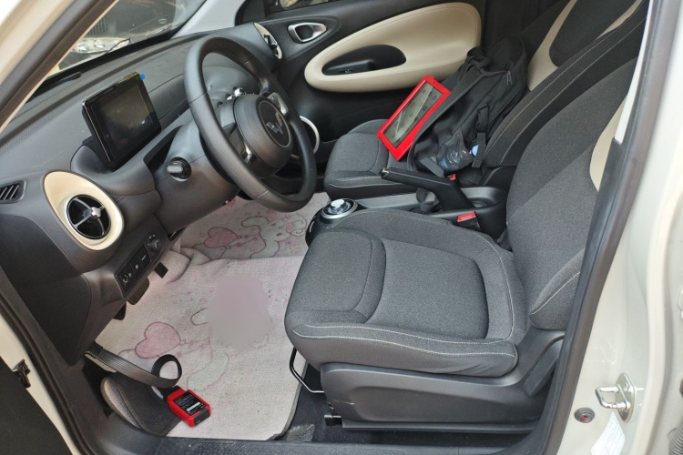 五菱汽车 五菱缤果 2023款 203km 轻享款局部细节19