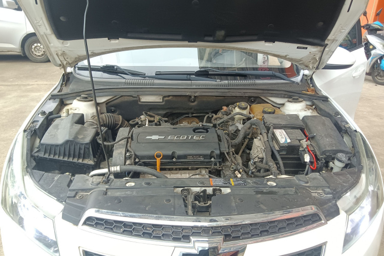 雪佛兰 科鲁兹 2013款 1.8L SE AT机舱底盘24