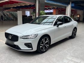 沃尔沃S60 2025款 B5 智雅运动版