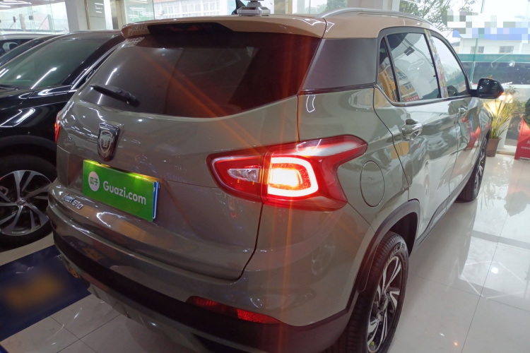 宝骏510 2017款 1.5L 自动豪华型车身外观7