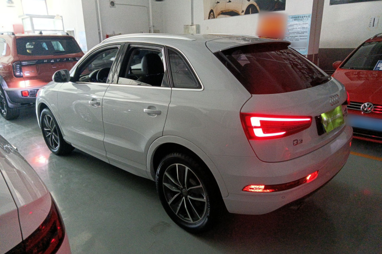 奥迪Q3 2016款 40 TFSI quattro 全时四驱运动型车身外观4
