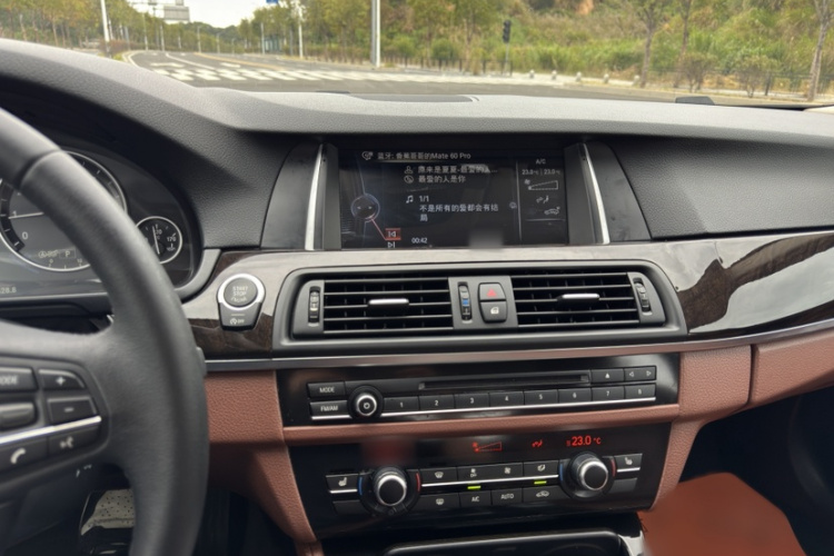 宝马5系 2014款 525Li 领先型中控内饰7008