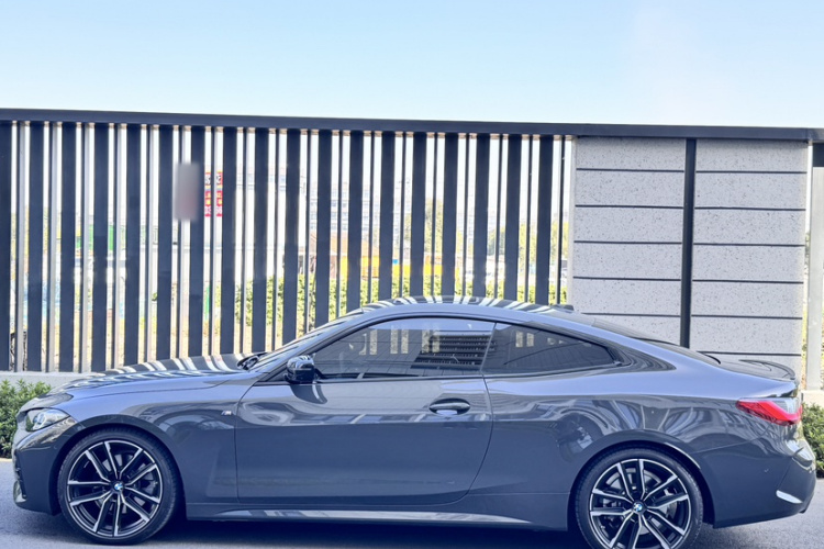 宝马4系 2023款 430i M运动曜夜套装车身外观6005