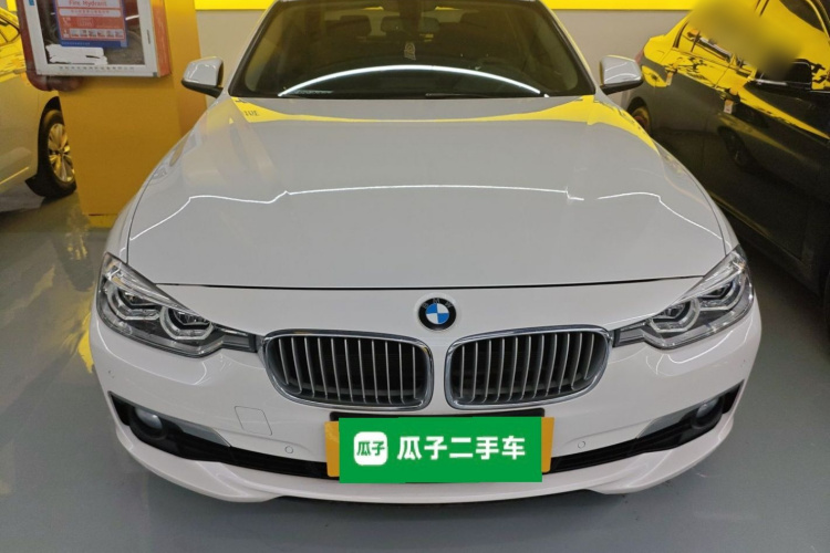 宝马3系 2019款 320Li 时尚型车身外观2