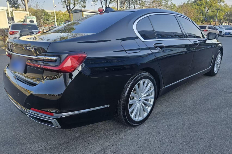 宝马7系 2019款 改款 730Li 豪华套装车身外观6005