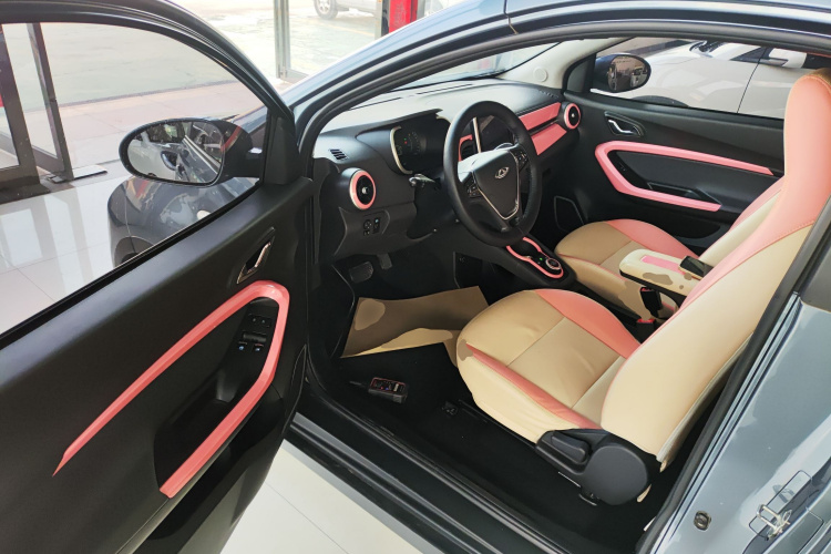 奇瑞 小蚂蚁 2021款 15万蚁粉款 新蚁酷版 三元锂中控内饰7003