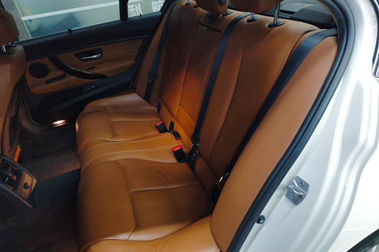 宝马3系 2015款 320Li 超悦版豪华设计套装中控内饰7004