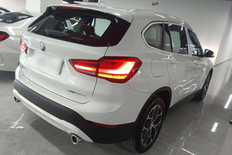 宝马X1 2022款 sDrive25Li 领先型车身外观7