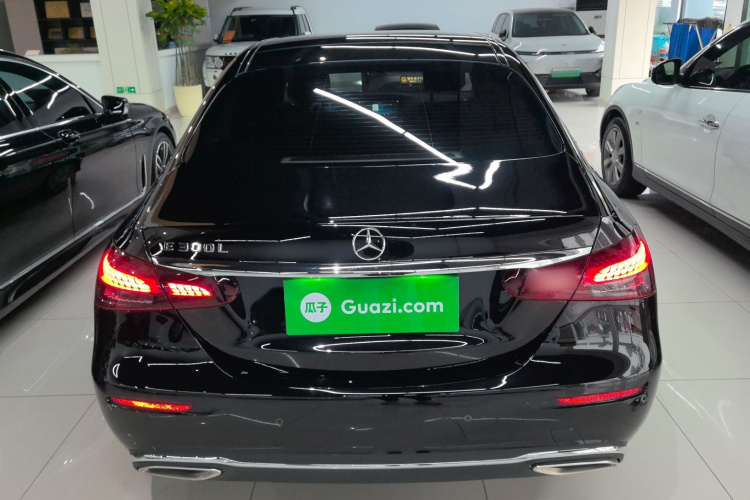 奔驰E级 2023款 改款 E 300 L 时尚型车身外观6