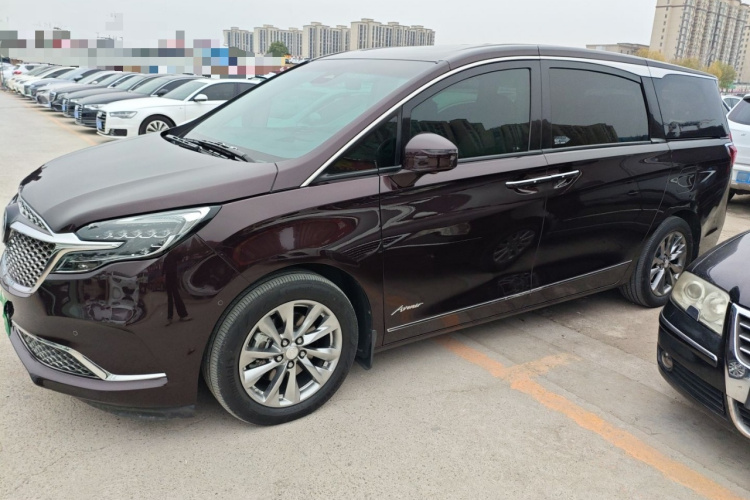 别克GL8 2020款 Avenir艾维亚 六座贤礼版车身外观4