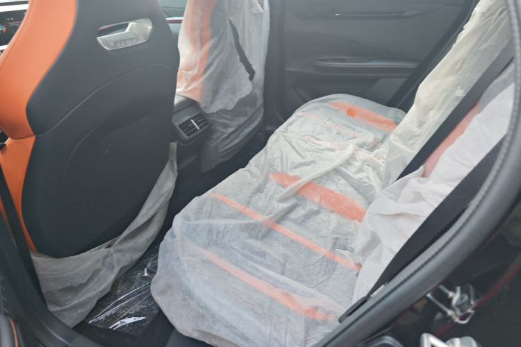 长安UNI-V 2025款 1.5T 500Bar尊贵运动型中控内饰21