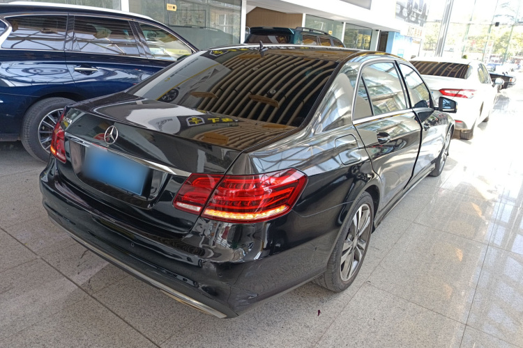 奔驰E级 2015款 改款 E 260 L 运动型车身外观7