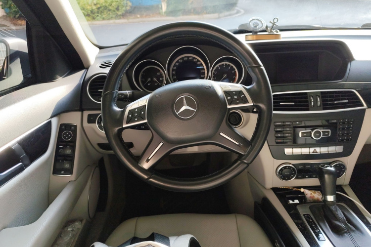 奔驰C级 2013款 C 180 CGI 经典型局部细节13