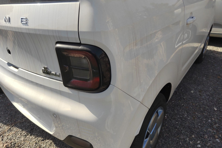 吉利银河 2024款 熊猫mini 200km 耐力熊车身外观9