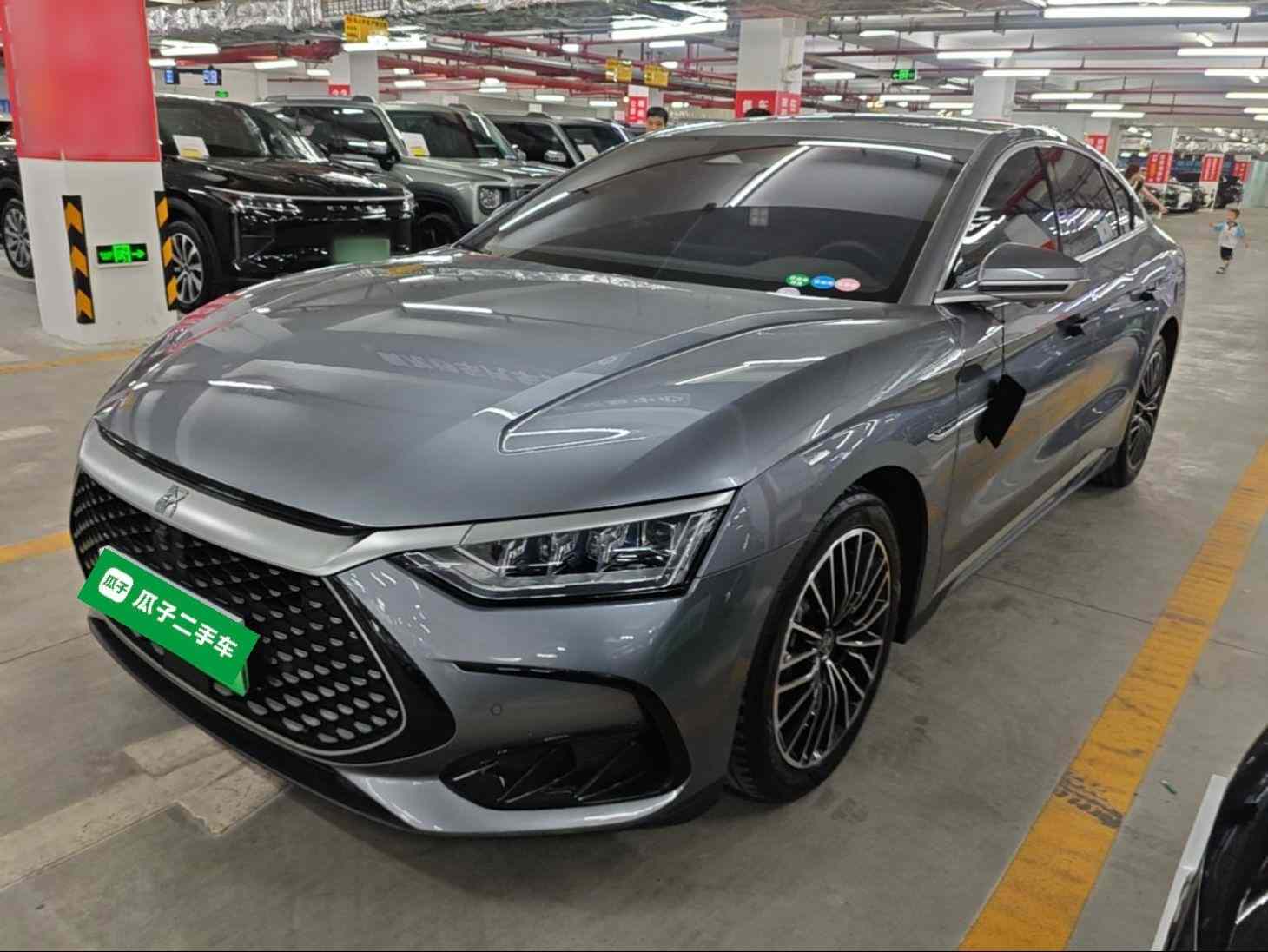 比亚迪 汉 2023款 DM-i 冠军版 121KM 尊享型(2)