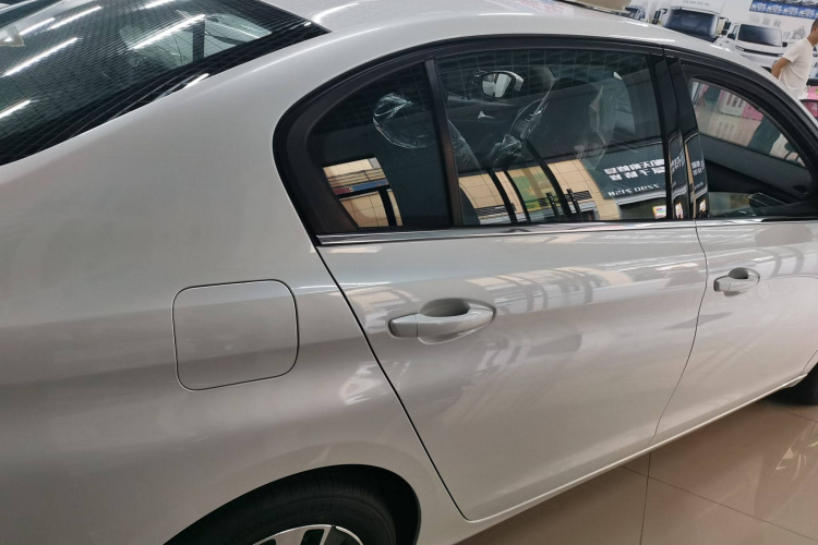 标致408 2019款 230THP 自动豪华版 国V车身外观6003