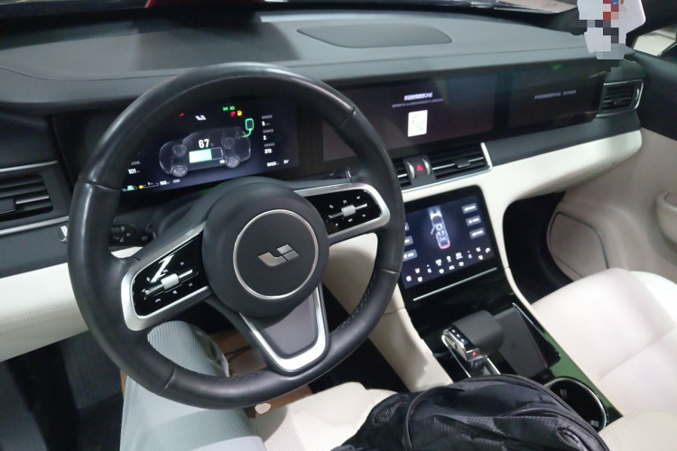 理想汽车 理想ONE 2021款 增程6座版中控内饰7002