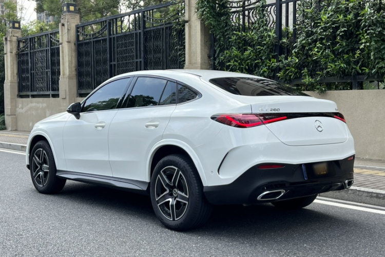 奔驰GLC轿跑 2024款 GLC 260 4MATIC 轿跑SUV车身外观6002