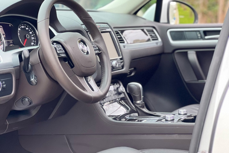 大众 途锐 2015款 3.0TSI 高配型中控内饰7002