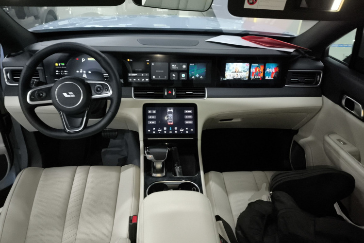 理想汽车 理想ONE 2020款 增程6座版中控内饰12
