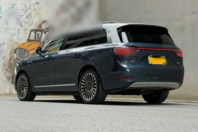 鸿蒙智行 问界M9 2024款 增程 Ultra版 52kWh 5座版车身外观6003